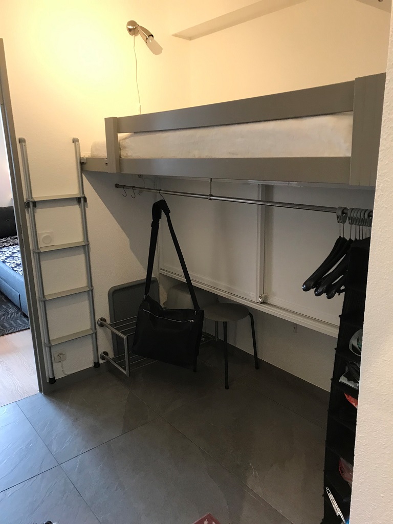 Fontaines Blanches 322 — Entre